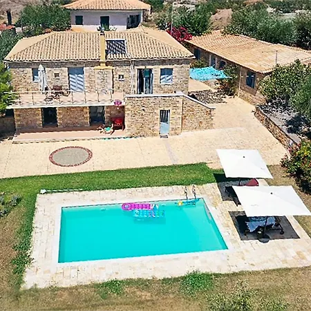 Eleni - Private Pool Bliss Near Kardamili Дом отдыха