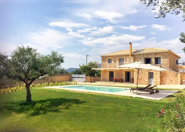 Eleni - Private Pool Bliss Near Kardamili *