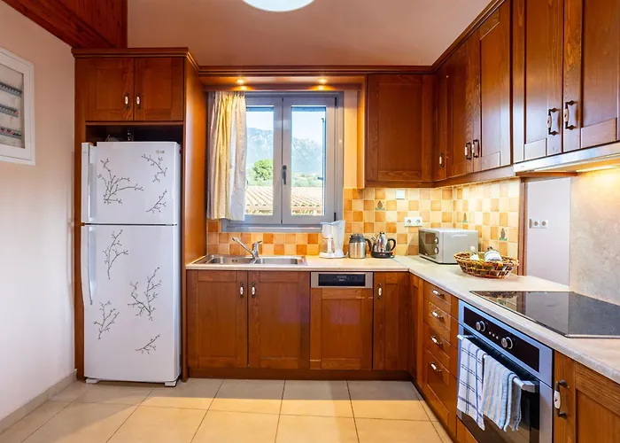 Eleni - Private Pool Bliss Near Kardamili Proástion